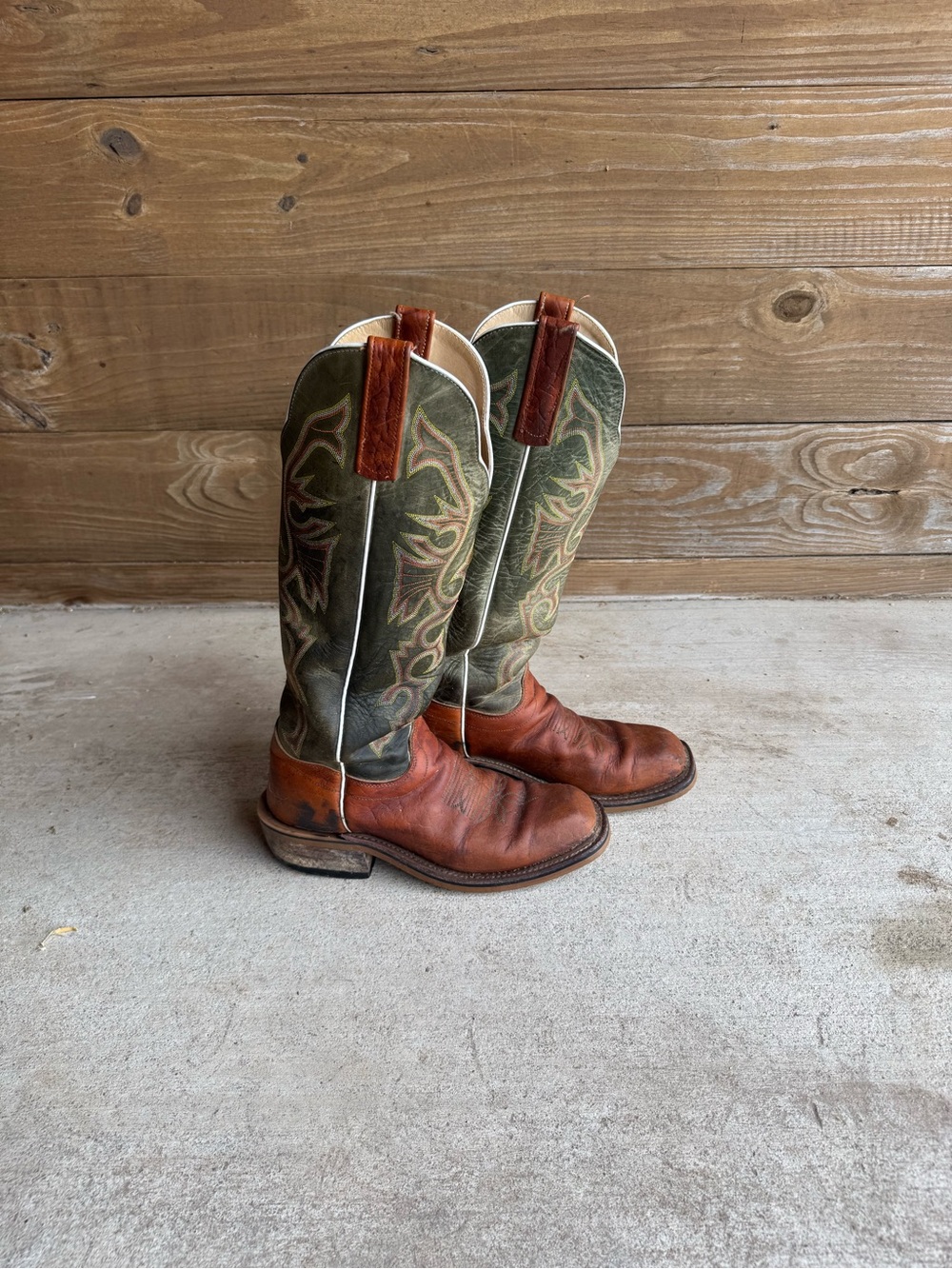 Olathe Boot Co Tobacco Yeti Tall Top Boot 
8.0 D